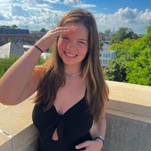 Meet your Posher, Olivia